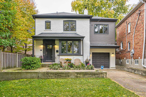 Dom na sprzedaż 999m2 17 Maughan Crescent, Toronto, ON M4L 3E4, Canada - zdjęcie 1