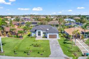 Dom na sprzedaż 185m2 2557 SW 27th PL, Cape Coral, FL - zdjęcie 2