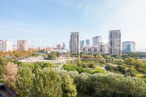 Mieszkanie na sprzedaż 92m2 Katalonia Barcelona - zdjęcie 3