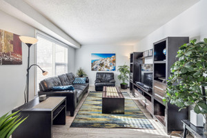 Dom na sprzedaż 91m2 5103 35 Ave SW, Calgary, AB T3E 6L9, Canada - zdjęcie 1