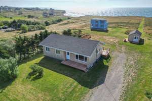 Dom na sprzedaż 95m2 681 Ch. du Bassin, Les Îles-de-la-Madeleine, QC G4T0C7, CA - zdjęcie 3