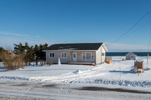 Dom na sprzedaż 95m2 681 Ch. du Bassin, Les Îles-de-la-Madeleine, QC G4T0C7, CA - zdjęcie 1