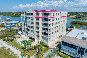 Mieszkanie na sprzedaż 351m2 20110 Gulf Boulevard, Unit  - zdjęcie 1