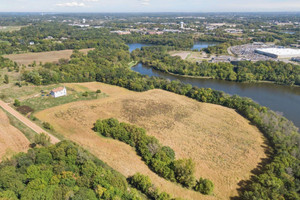 Działka na sprzedaż 3225 McKnight Road - zdjęcie 1